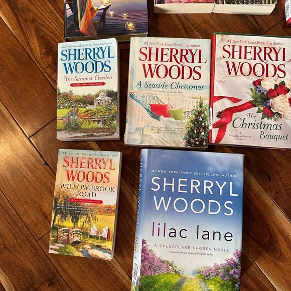 Lot of 14 Sheryl Woods Chesapeake Shores complete series books used - Picture 5 of 5
